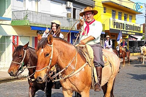 Desfile no Dia do Gaúcho encerra Festejos Farroupilhas em Candelária